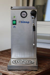 Bimap Smilk 200 Cappuccinatore, frontale Ansicht auf Holztisch